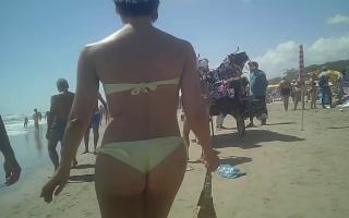 ass in beach 2