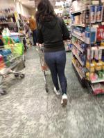 Another fantastic round ass I met in the supermarket