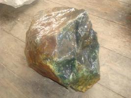 green nephrite rock нефрит зеленый скальник