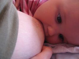 liz breastfeeding