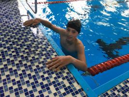 В рамках празднования Дня физкультурника в СШ «Рекорд» состоялись соревнования по плаванию