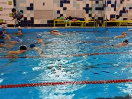 5 января в ГАУ РО "СШ "Рекорд" прошли "Новогодние заплывы" среди мальчиков и девочек двух возрастных групп на дистанции 50 и 100 метров вольным стилем