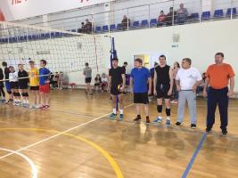 Состоялся турнир в СШ «Рекорд» по волейболу среди взрослых команд