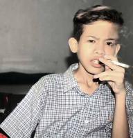 Indonesian boys smoking  48