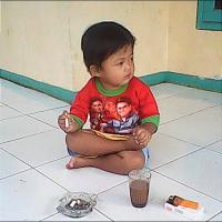 Indonesian child smokers 3