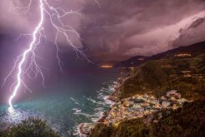 Spectaculoasa Mama Natură – cele mai frumoase fotografii care surprind fenomene meteorologice