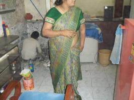 My Bengali mom flashing her chubby belly to some masons in home.