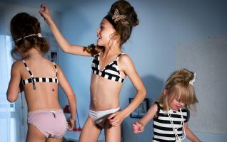 Kids underwear, with the models inside 01