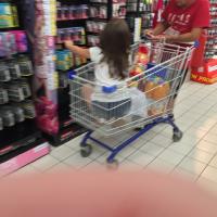 n°5: little girl in the supermarket
